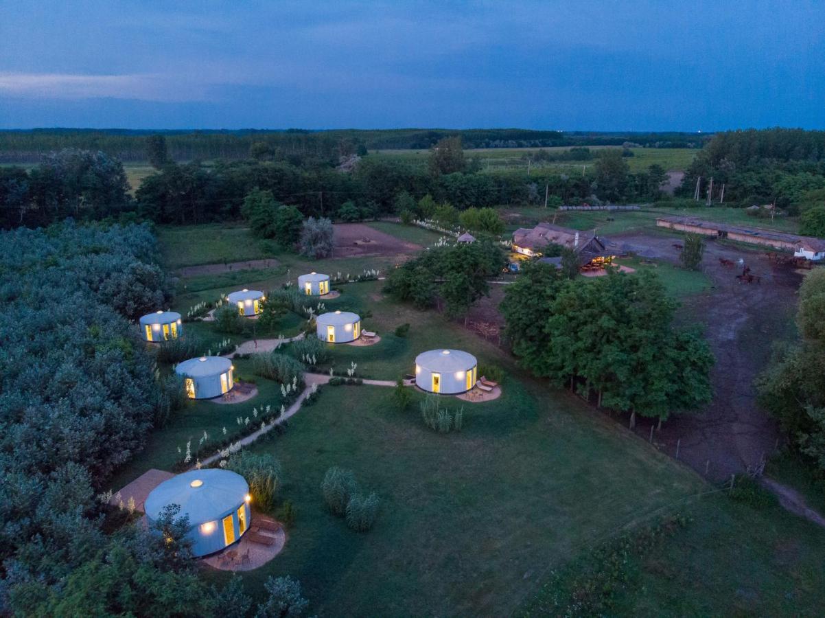 Homoki Lodge Bed & Beyond Glamping (Adults Only) Ruzsa Buitenkant foto